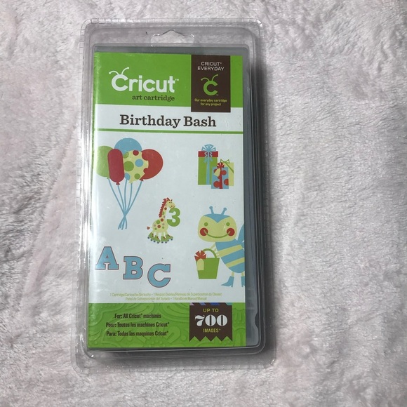 Cricut Art Birthday Bash Up To 700 Images New / Sealed - Picture 2 of 11
